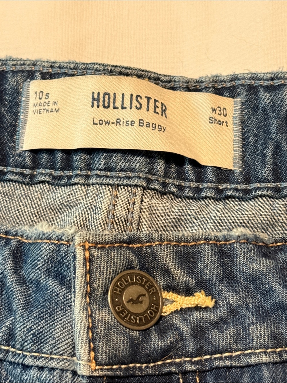 Hollister Low Rise Baggy Jeans NWT Women’s 10 Short W30 Light Wash - Picture 3 of 10